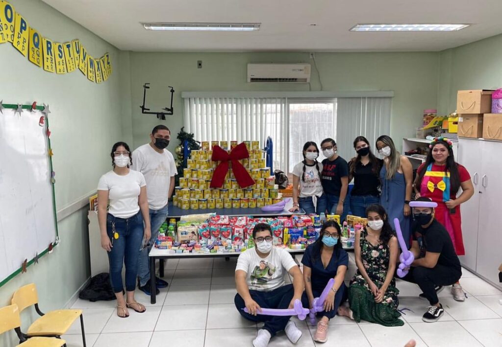 ACADÊMICOS DA GRADUAÇÃO EM ENFERMAGEM PROMOVEM AÇÃO SOLIDÁRIA