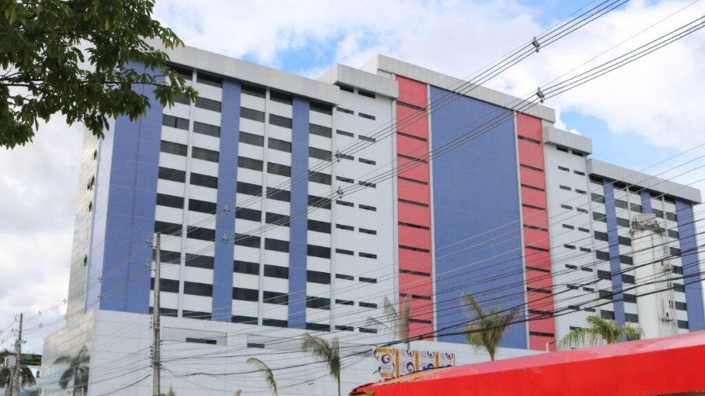 Imagem mostra a imagem do prédio da sede da Fametro, local onde terá o vestibular