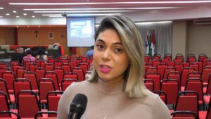 Imagem mostra a profissional de engenharia civil Monique Reis