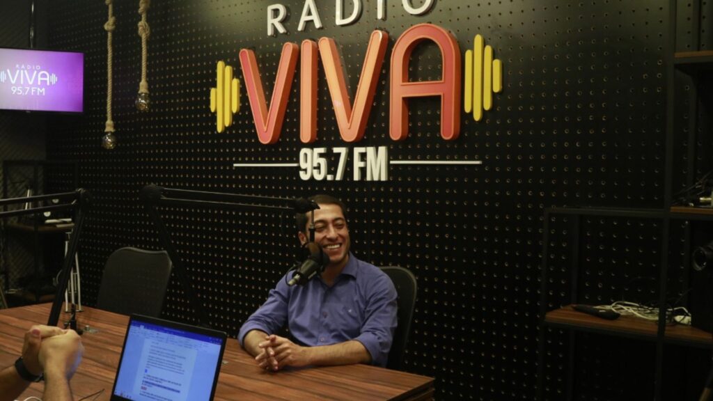 Imagem mostra o diretor de Expansão e de Ensino a Distância da Fametro