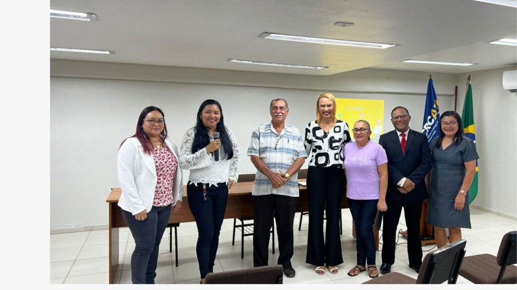 Fametro Manacapuru realiza encontro entre estudantes de Ciências Contábeis e profissionais Imagem mostra estudantes de Ciências Contábeis em evento da Fametro Manacapuru
