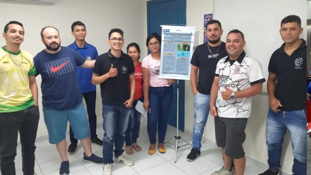 Imagem mostra alunos do curso de Logística da Fametro Leste