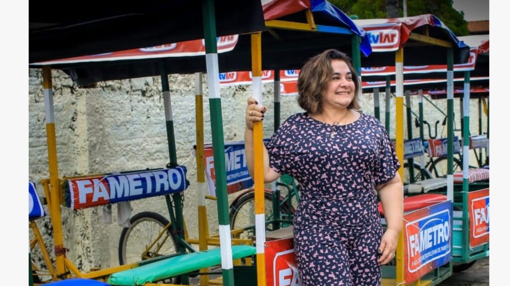 Fametro Parintins comemora três anos de fundação Reitora Maria do Carmo participou de cerimônia de comemoração da Fametro Parintins