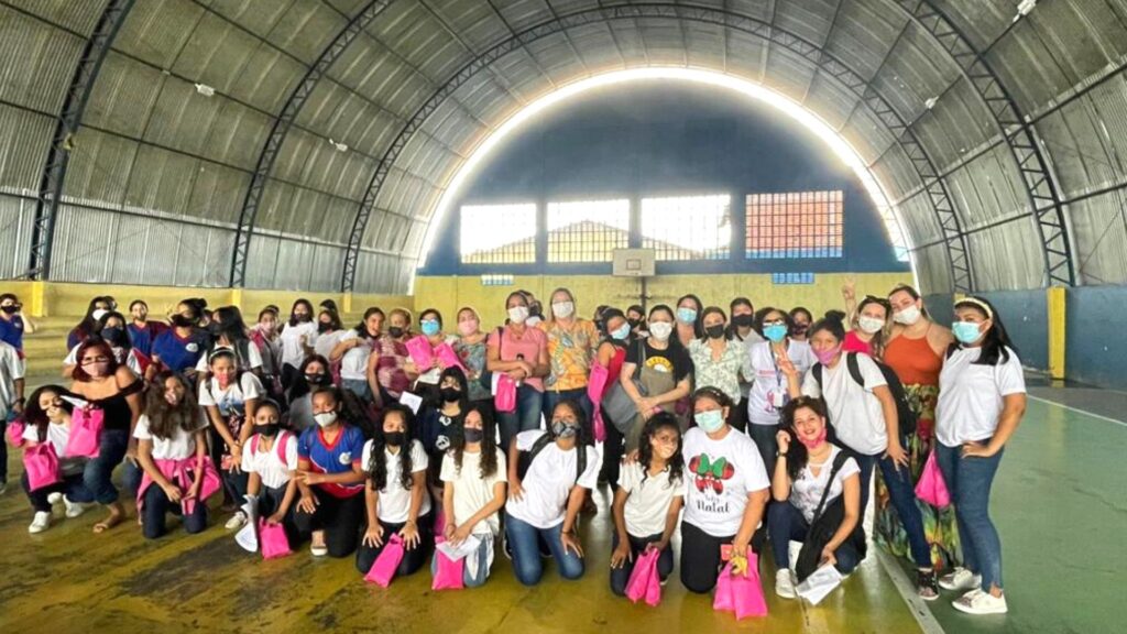 Imagem mostra escola que recebeu doações do projeto da Fametro que combate pobreza menstrual