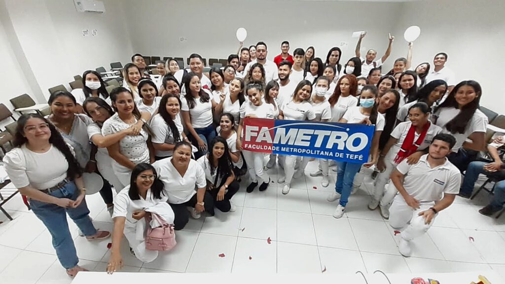 Fametro completa três anos em Tefé como referência em educação Imagem mostra turma da Fametro Tefé