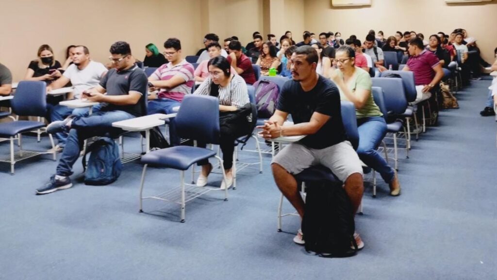 alunos de Engenharia Ambiental e de Produção participaram da palestra