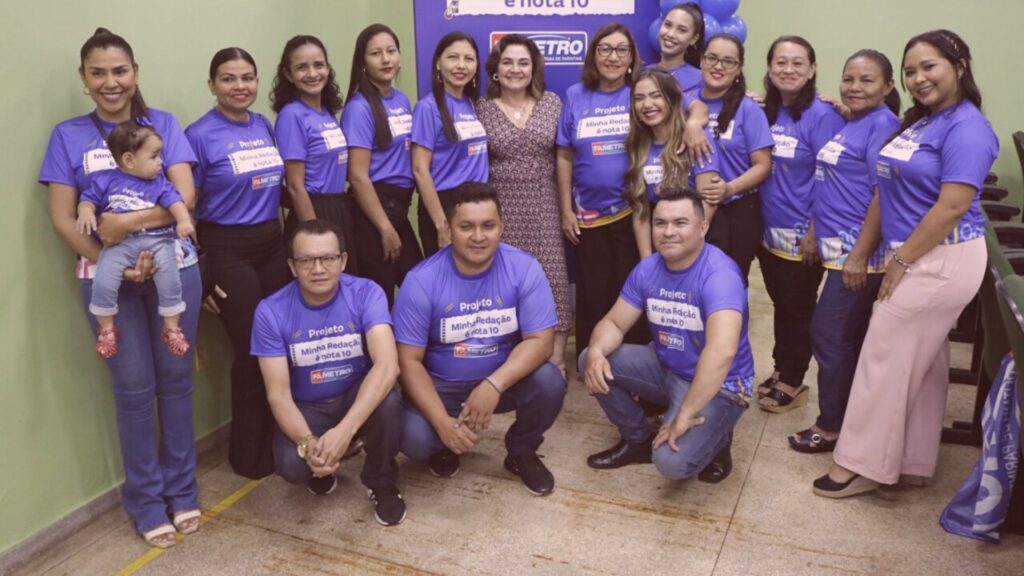 Imagem mostra professores do Minha Redação Nota 10