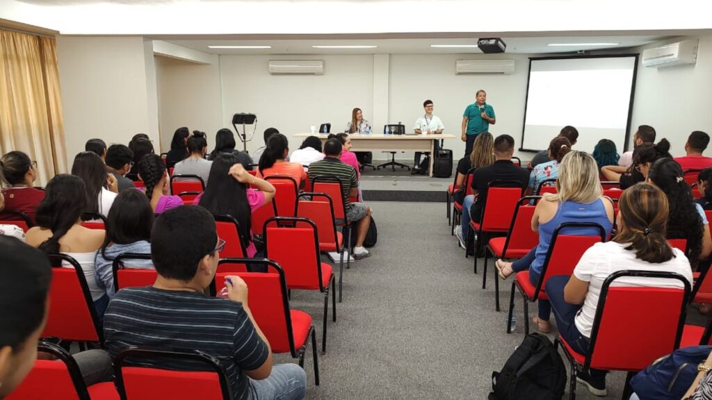 Curso de Farmácia da Fametro realiza oficina de estágios