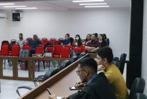 Laboratório do curso de Direito simula tribunal