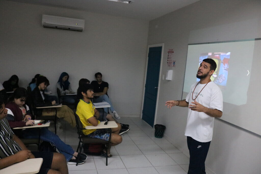 Artista visual Raiz Campos