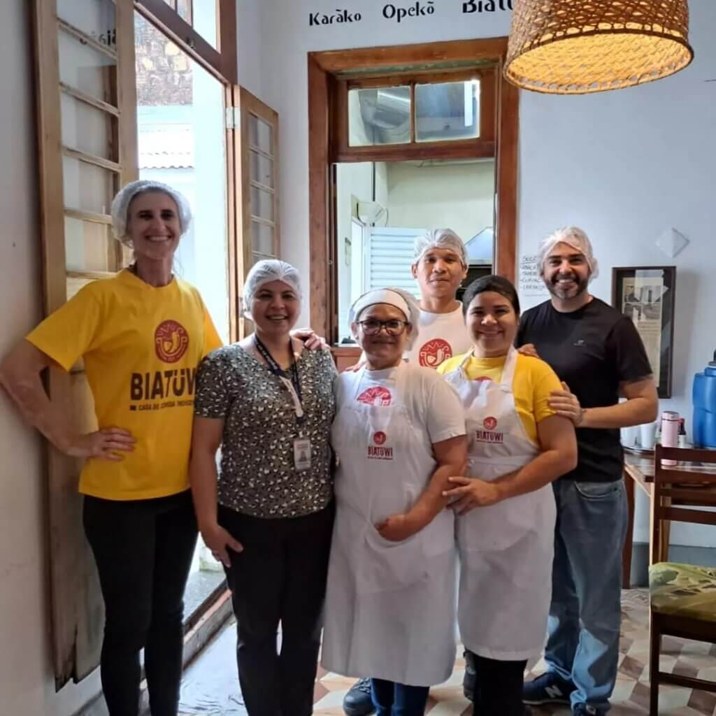 Alunos de Gastronomia participam de atividade em casa de comida indígena alunos de gastronomia em casa de comida indígena