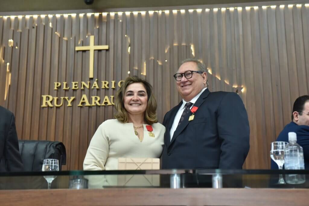 A Rede Rios de Comunicação é uma iniciativa dos empresários Wellington Lins e Maria do Carmo Seffair, donos do grupo Fametro