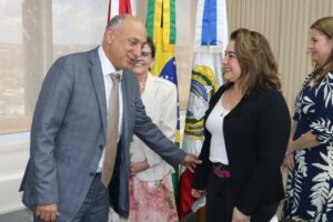 Professor de Direito Vera Cruz de Lisboa e reitora Maria do Carmo