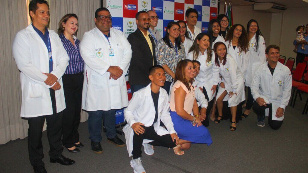 cerimonia de jaleco farmácia