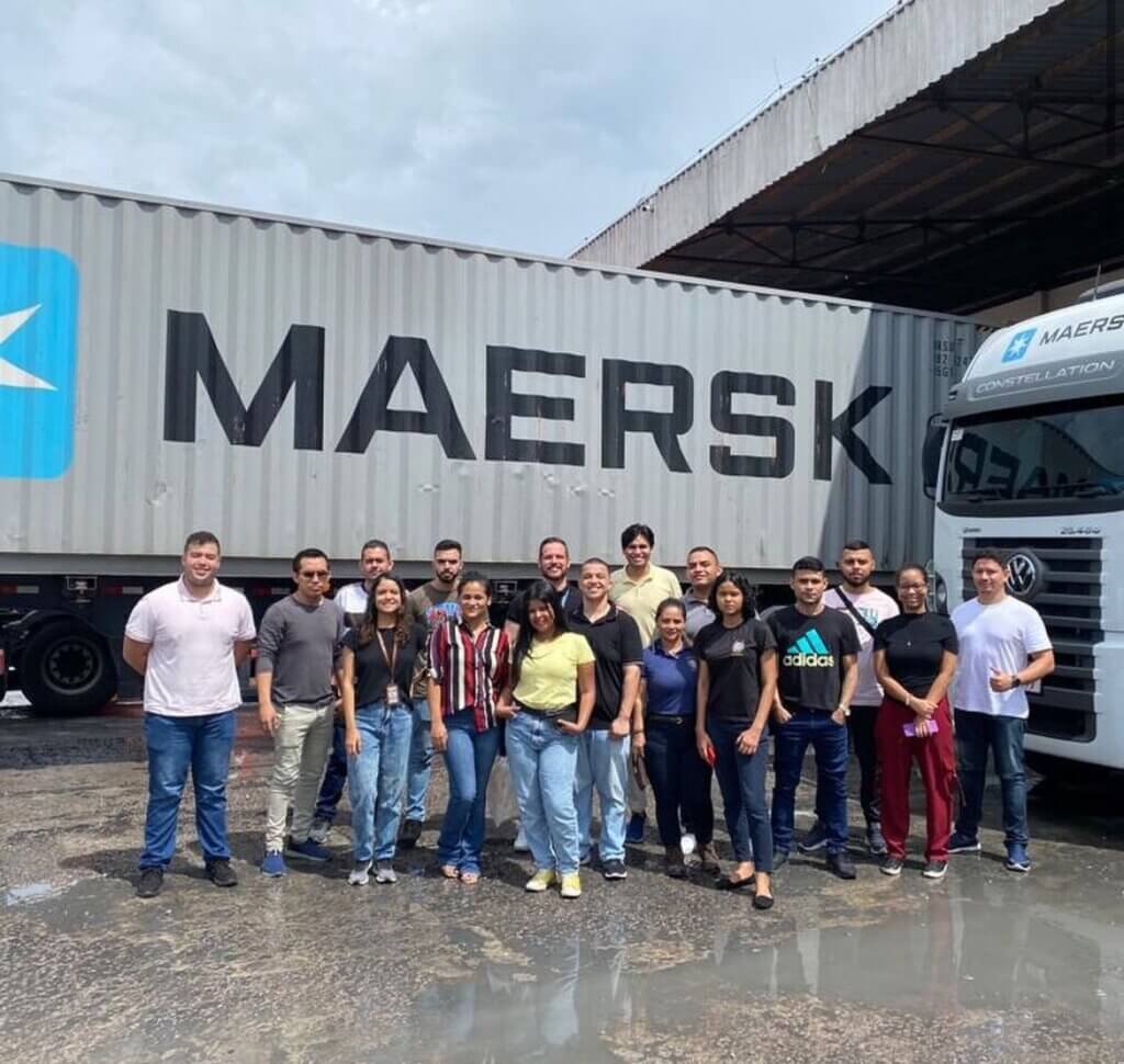 Estudantes de Logística da Fametro visitam a Maersk para experiência prática no mercado de trabalho