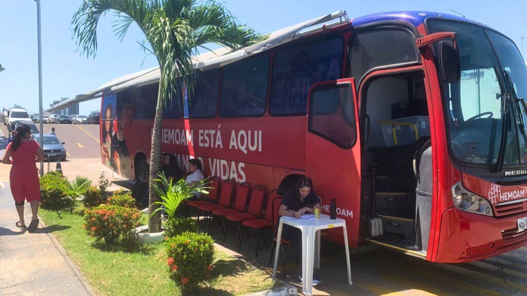 Fametro recebe “Vampirão” do Hemoam para incentivar coleta de sangue vampirão do hemoam