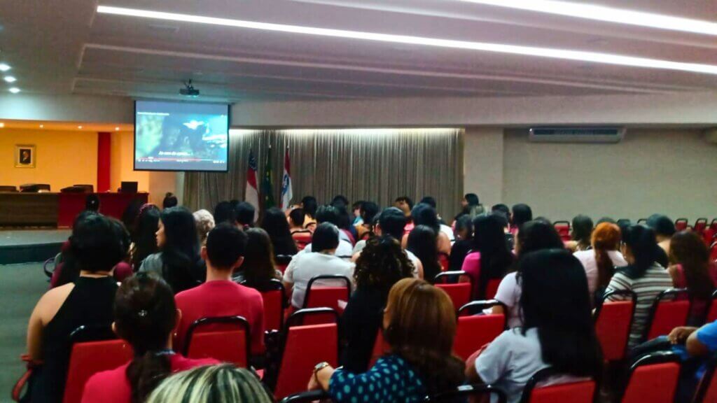 Curso de Pedagogia, exibição de filme