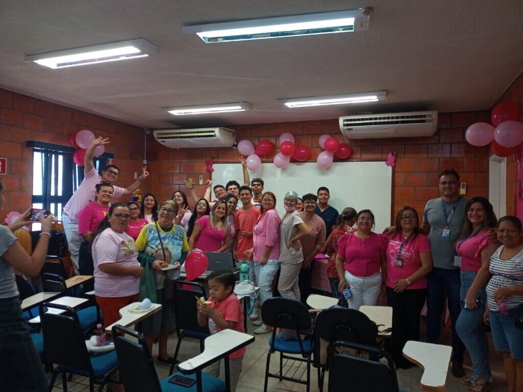 Fametro realiza ações alusivas ao Outubro Rosa em unidades da instituição