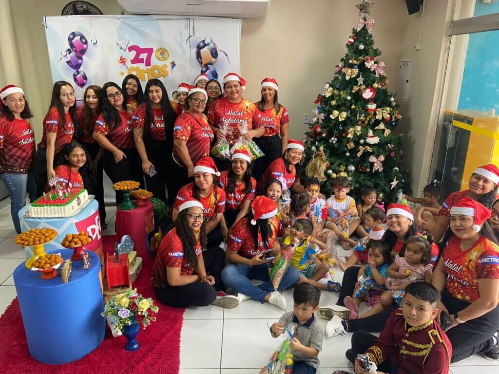 Alunos do curso de Serviço Social da Fametro realizam ação solidária no lar Janel Doyle