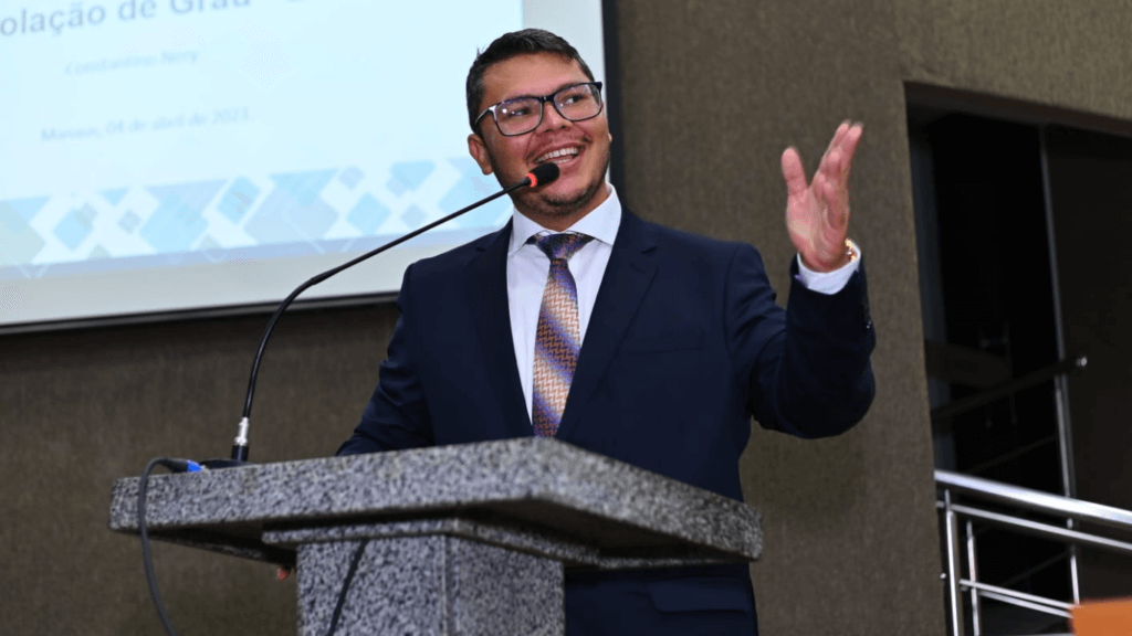 Conheça o novo Coordenador do curso de Direito da Fametro: Winston Teixeira