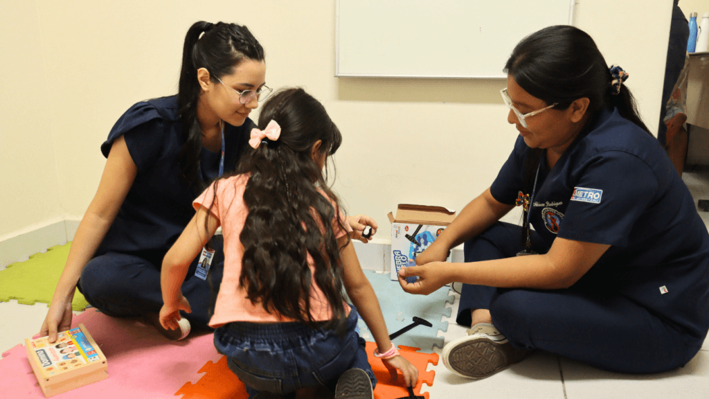 Clínicas Fametro promovem oficinas terapêuticas integrada no autismo para promover inclusão social