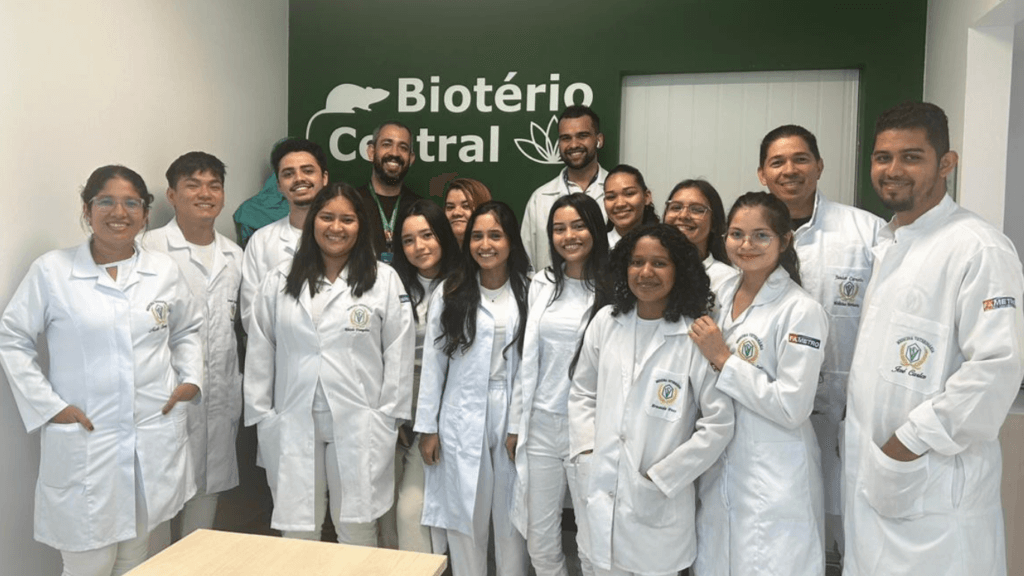 Acadêmicos de Medicina Veterinária realizam visita técnica ao INPA