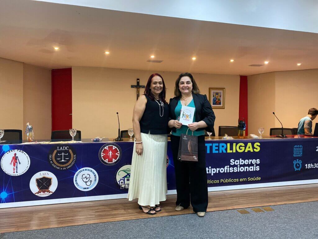 Evento acadêmico debate políticas públicas em saúde e arrecada alimentos para Instituições carentes