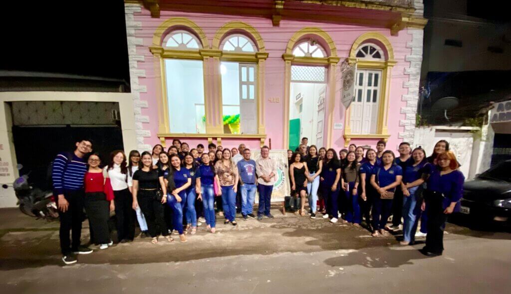 Alunos de Psicologia participam de comemoração dos 15 Anos da Academia Itacoatiarense de Letras