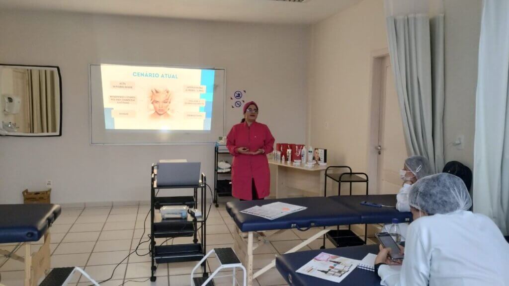 Semana acadêmica do Curso de Estética e Cosmética: Palestras e minicursos atualizam alunos com as técnicas mais modernas do mercado