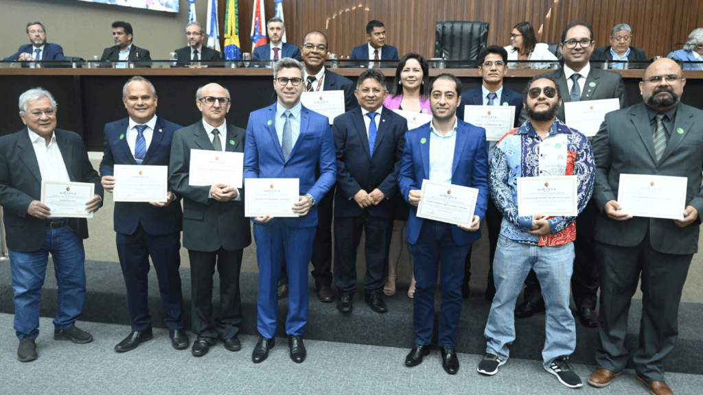 Grupo Fametro participa de homenagem aos 50 Anos do CREA Amazonas