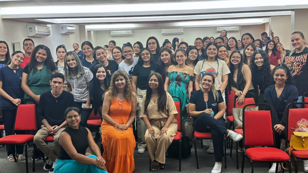 Curso de Enfermagem da Fametro realiza palestra sobre o Agosto dourado e o incentivo ao aleitamento materno