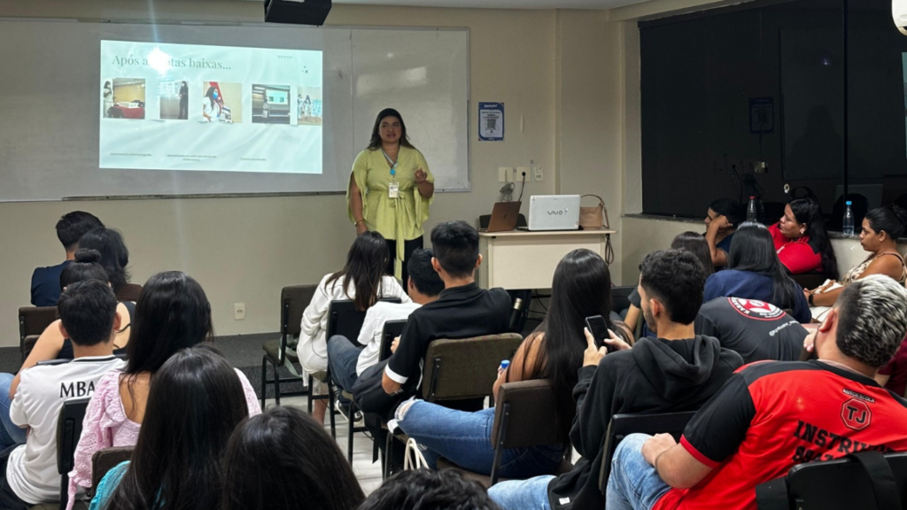 Egressa do curso de Radiologia compartilha trajetória acadêmica e profissional com alunos
