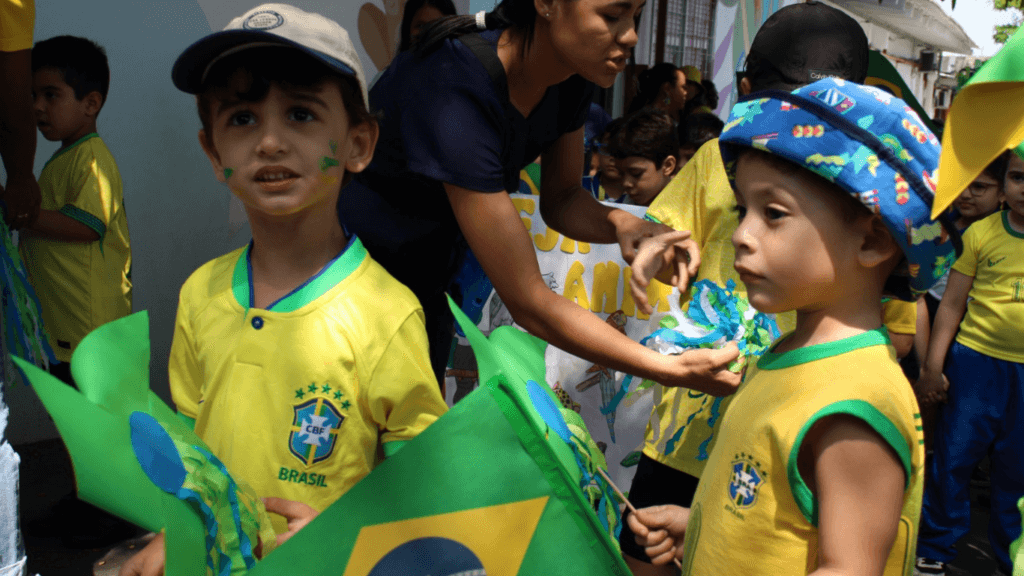 Colégio Fametro realiza homenagens e hora cívica na Semana da Pátria