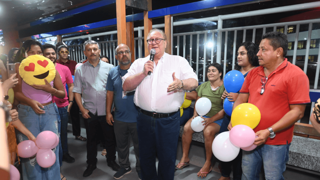 Segurança, luz e conforto: Fametro inaugura nova parada de ônibus na Avenida Autaz Mirim, em Manaus
