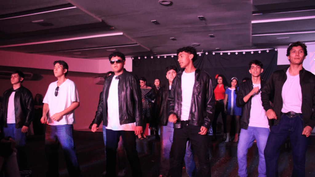 Colégio Fametro realiza “A Day On Broadway” com apresentações musicais dos alunos