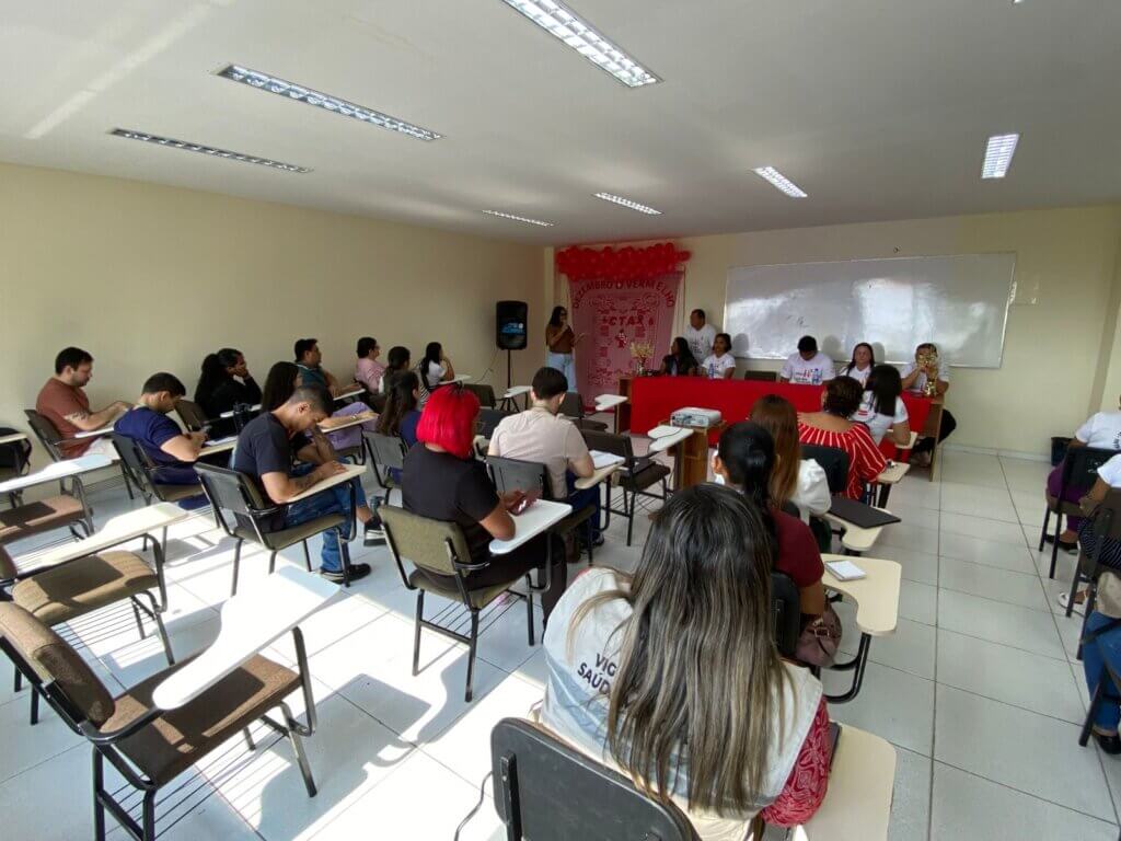 Faculdade Amazonas realiza ação Dezembro Vermelho em parceria com a Secretaria de Saúde