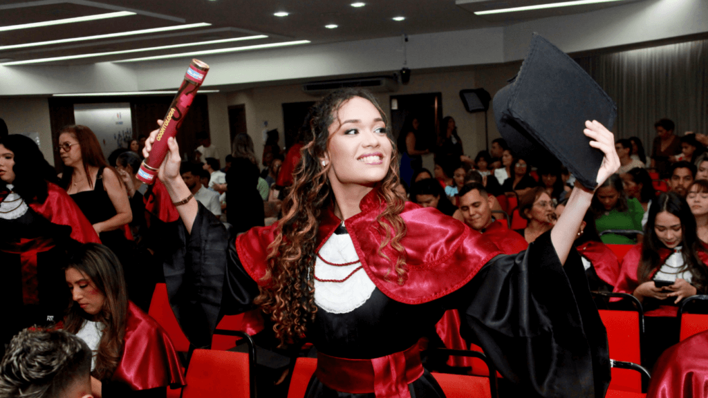 Mercado odontológico cresce no Brasil e Fametro forma nova turma de cirurgiões-dentistas