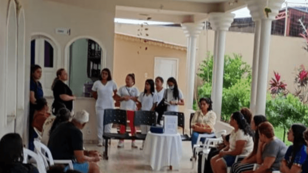 Estudantes do curso técnico de Enfermagem da FametroTec Itacoatiara vivenciam experiência prática no CAPS