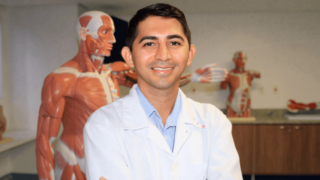 Reginaldo Costa assume coordenação do curso de Farmácia da Fametro