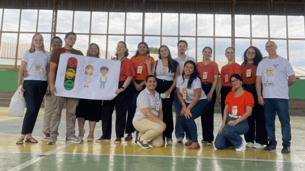 Intervenção na Escola Alberto Macaren aborda saúde mental de mães de crianças autistas