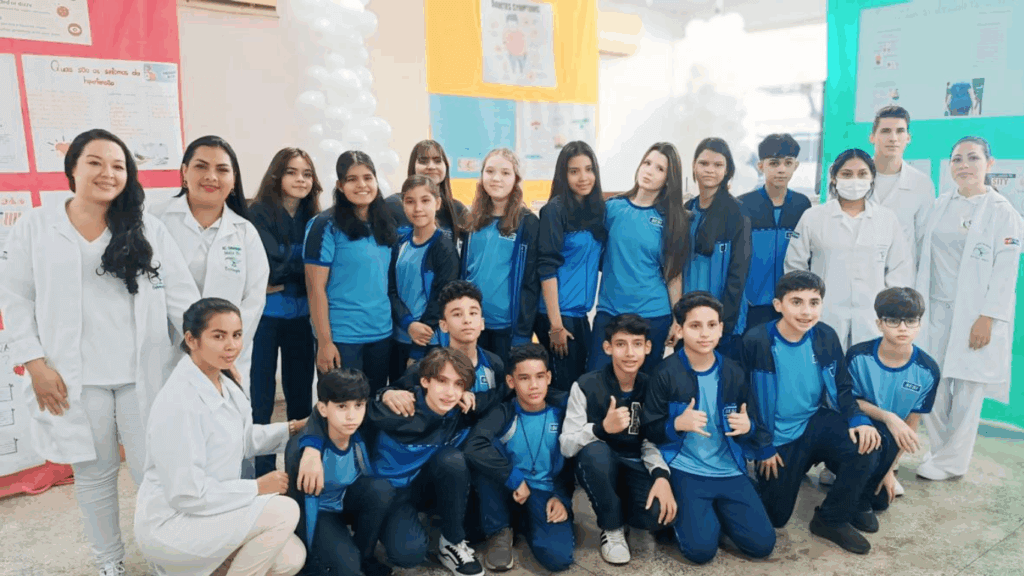 Acadêmicos da Fametro Parintins participam da 2ª Feira da Saúde do SESI/SENAI