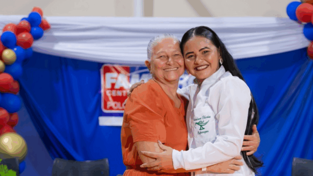 Cerimônia do Jaleco marca trajetória de futuros enfermeiros em Manaquiri