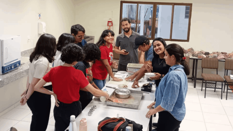 Arquitetura e Urbanismo da Fametro realiza aula prática no Laboratório de Mecânica dos Solos