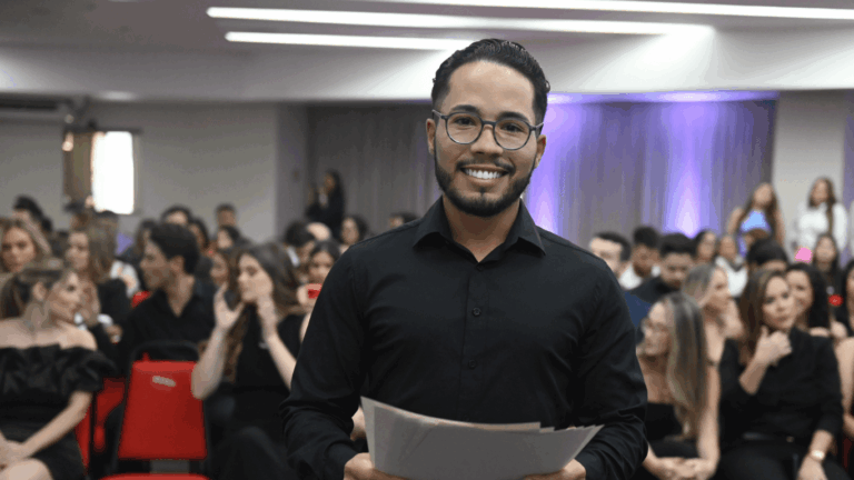 Aluno de Medicina da Fametro se prepara para o ENAMED 2025