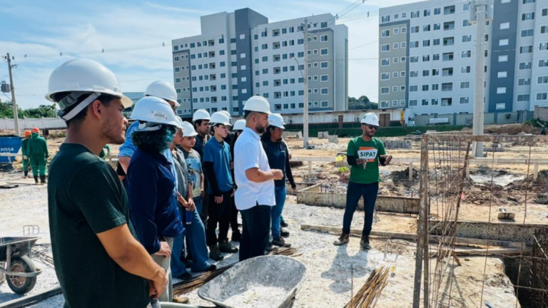 Alunos de Engenharia Civil acompanham obra e aprendem na prática sobre fundações