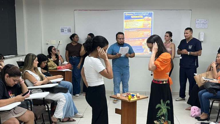 Gincana transforma aula de Psicologia em experiência prática e dinâmica na Fametro