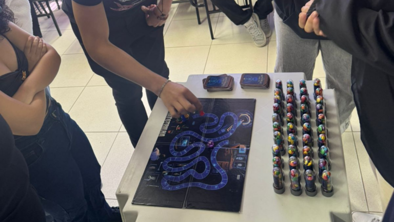 Jogo de tabuleiro transforma aula de Imagenologia em atividade prática para estudantes de Fisioterapia