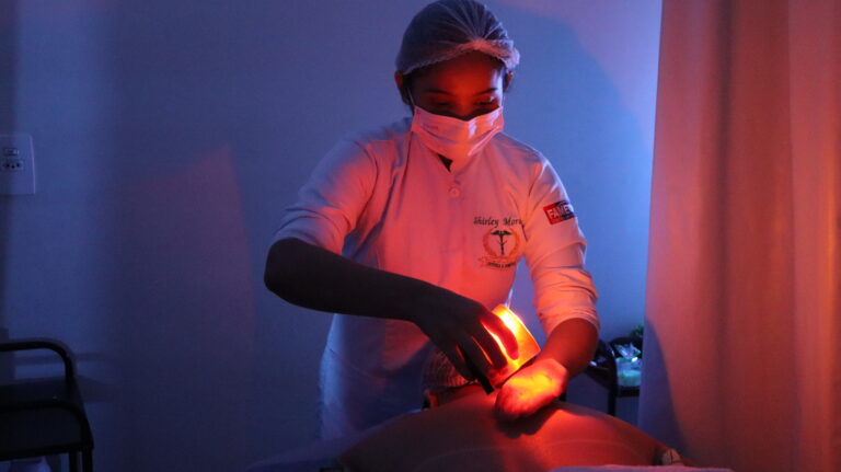 Acadêmicas promovem atendimentos gratuitos de SPA e terapias integrativas voltados ao bem-estar da comunidade