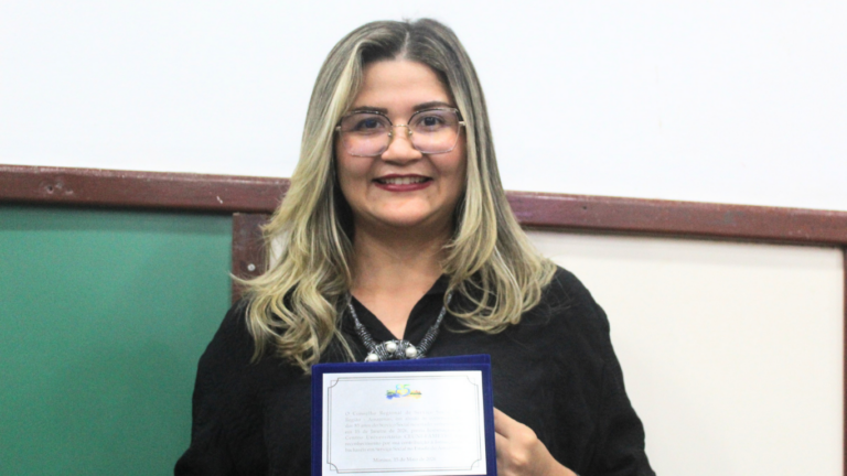 Coordenação de Serviço Social da Fametro é homenageada durante evento acadêmico na Ufam